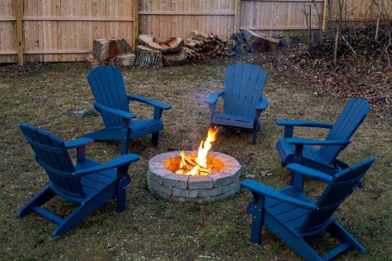 New! Updated Mystic Home W/ Sauna, Hot Tub & Deck Екстер'єр фото